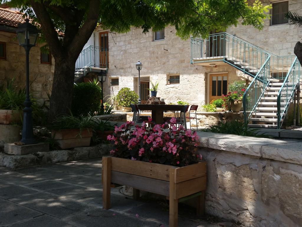 Hostal Neve Hagar Bethlehem of Galilee Exterior foto